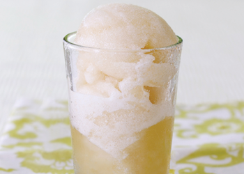 Kumelīšu un plūškoka ziedu sorberts